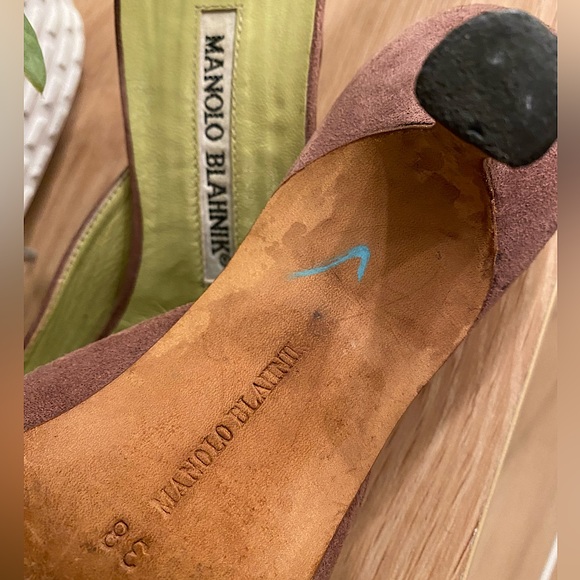 Size 7 Manolo Blahnik shoes! Great condition and so flattering! - Picture 3 of 3